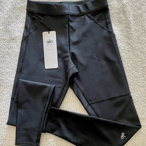 ALO High-Waist 4-pocket Utility Legging - size Small